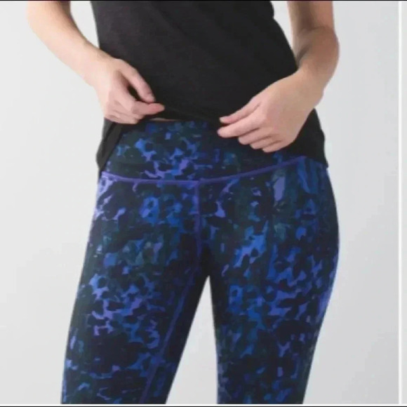 Lululemon wonder under crop 11 - Picture 3 of 10